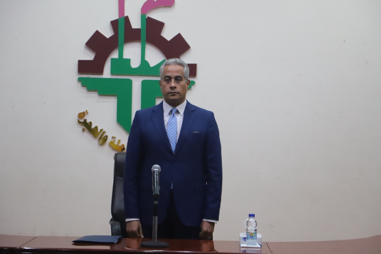 وزير القوى العامله 